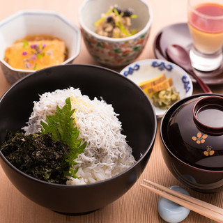 お料理 とみやま - 料理写真:釜揚げしらす丼御膳 1380円税込